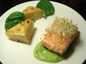 Assiette Saumon et émulsion de petits pois au wasabi recette de Saumon et émulsion de petits pois au wasabi