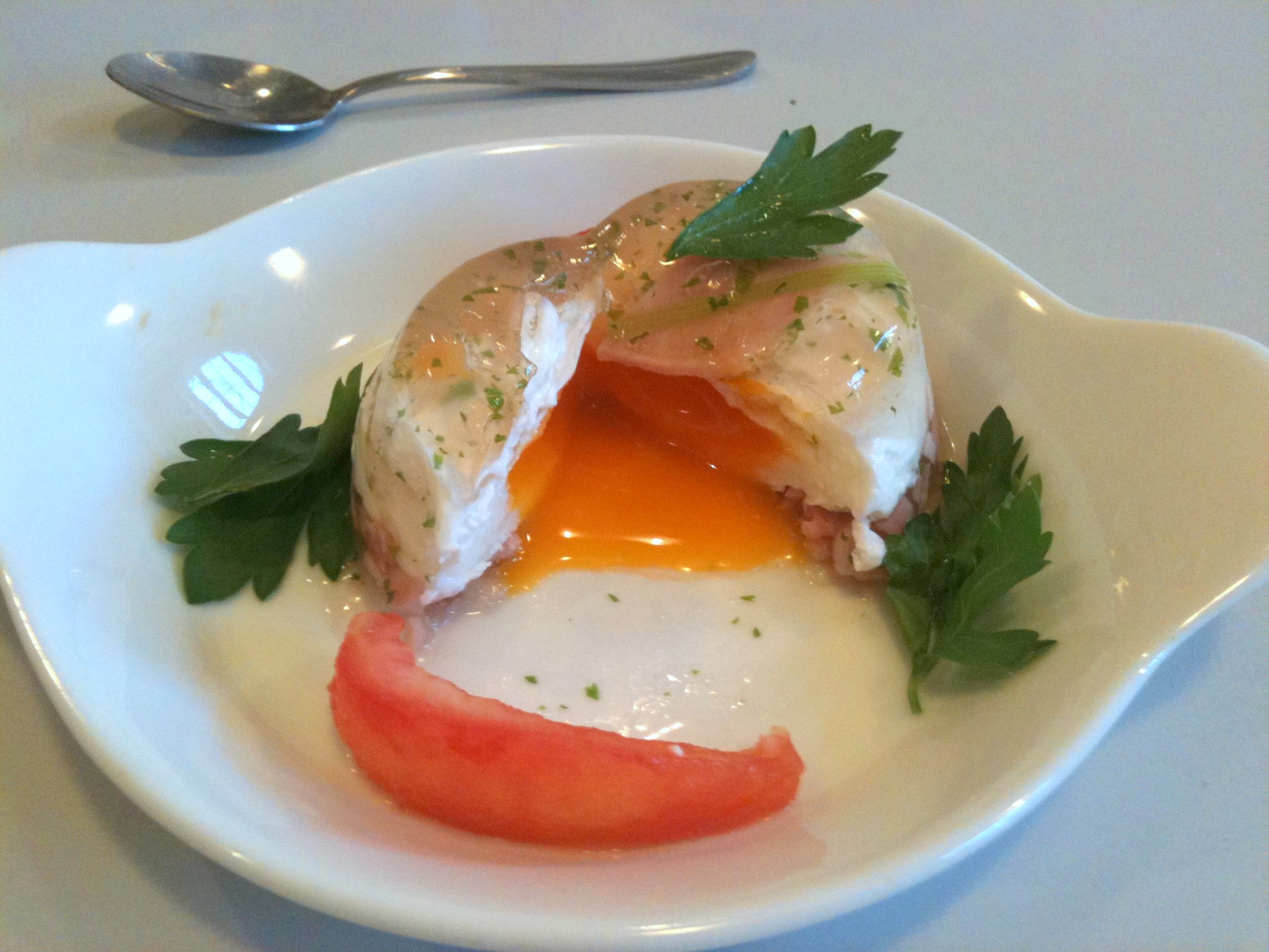 Oeufs en gelée, l'intérieur