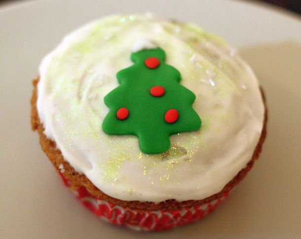 Cupcake Sapin de Noël (by Over-Cookée) Cupcake Sapin de Noël blog de cuisine Over-Cookée