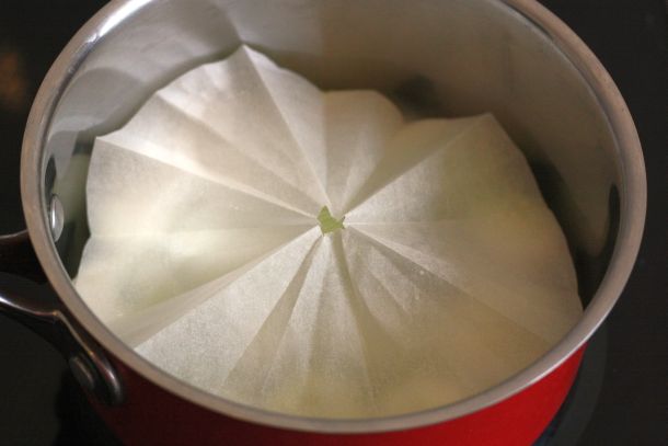 Couvercle-en-papier-sulfurisé-pour-la-cuisson-des-oignons-glacés