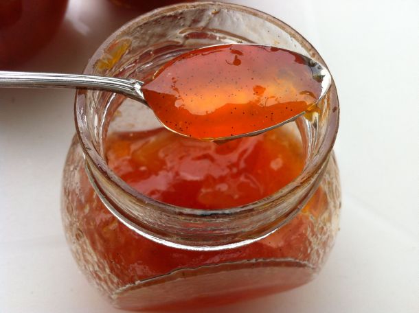 Cuillère confiture abricot nectarine cerise